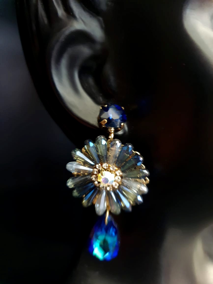 Royal Blue Cristal Western Earrings.