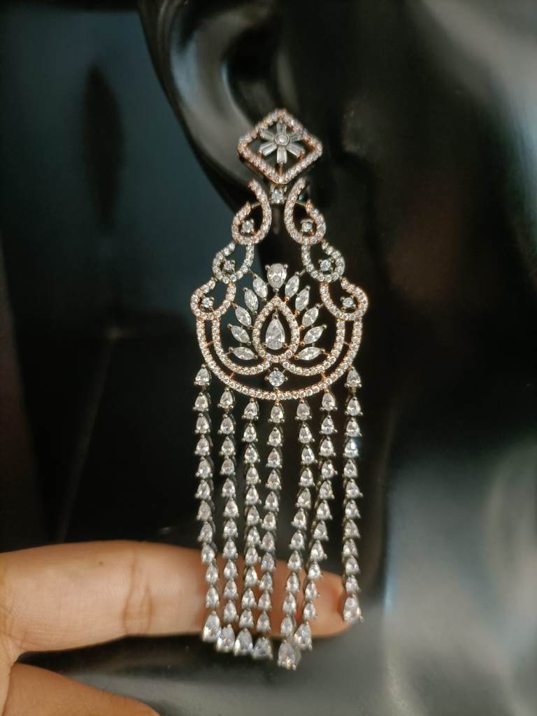 Unique Style Earring.