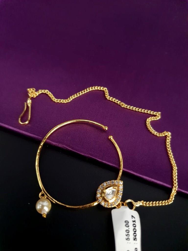 Traditional Kundan Nath Nose Ring.