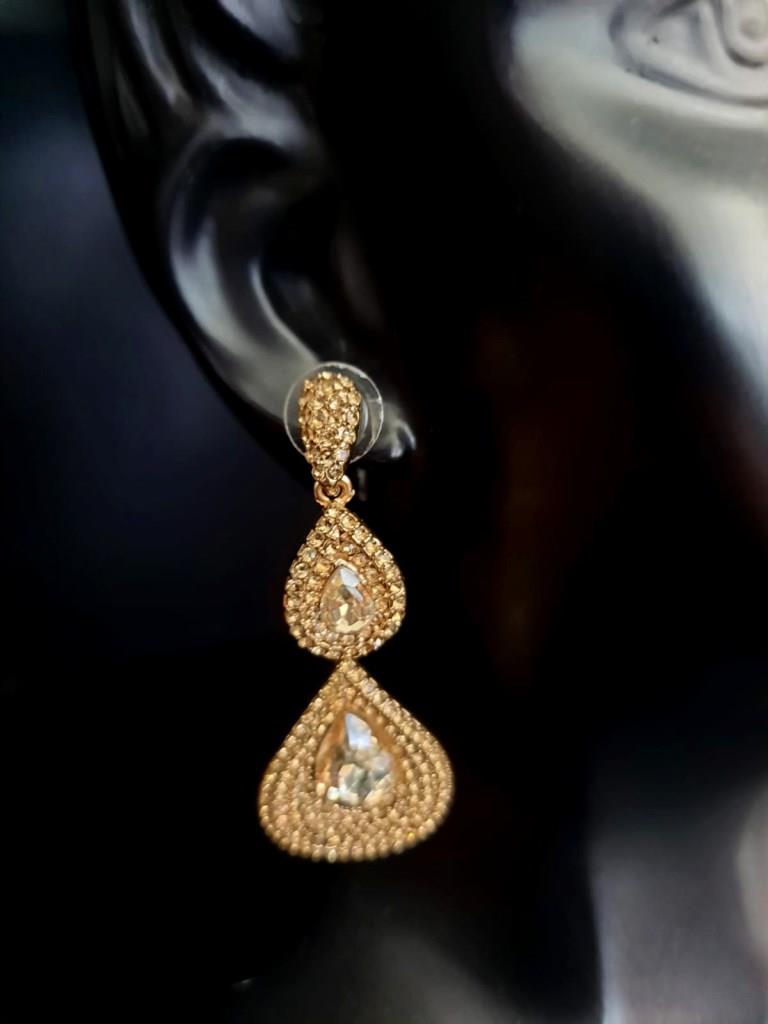 Light Weight Golden Stones Earrings.