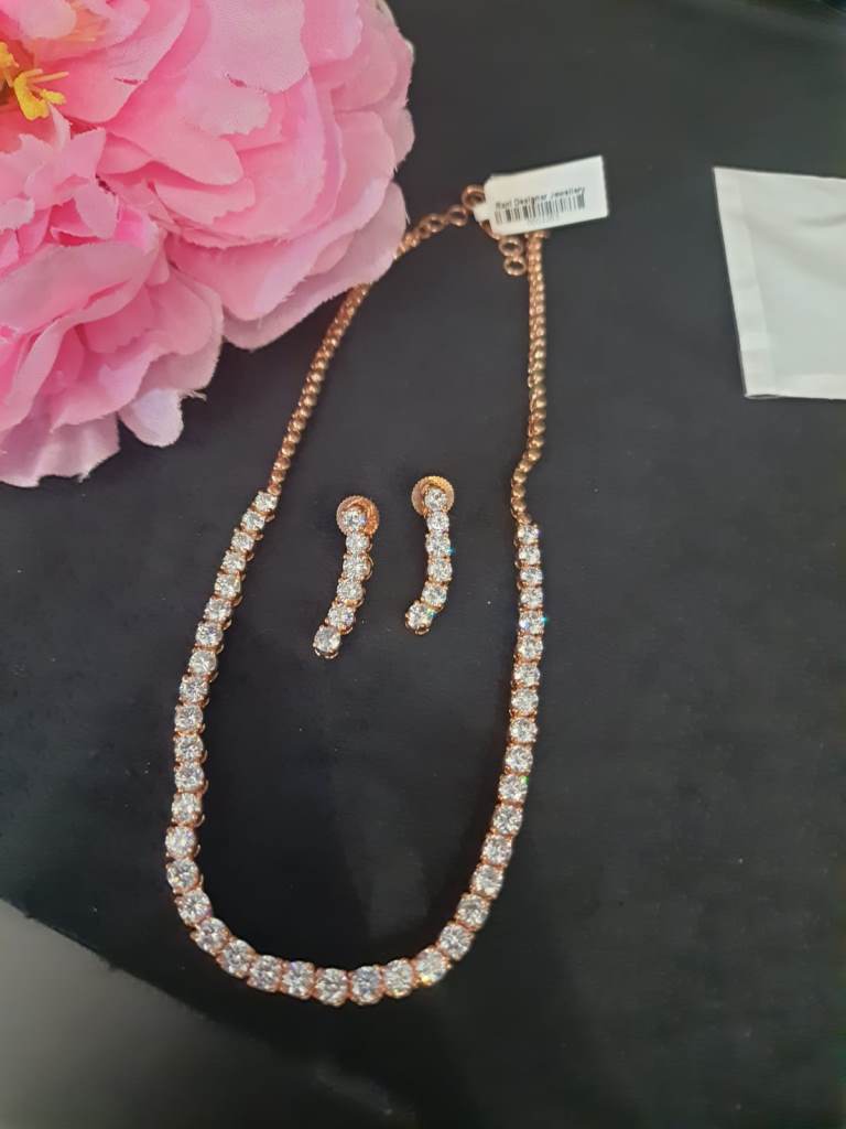 Classy Rose Gold Plated Necklace.