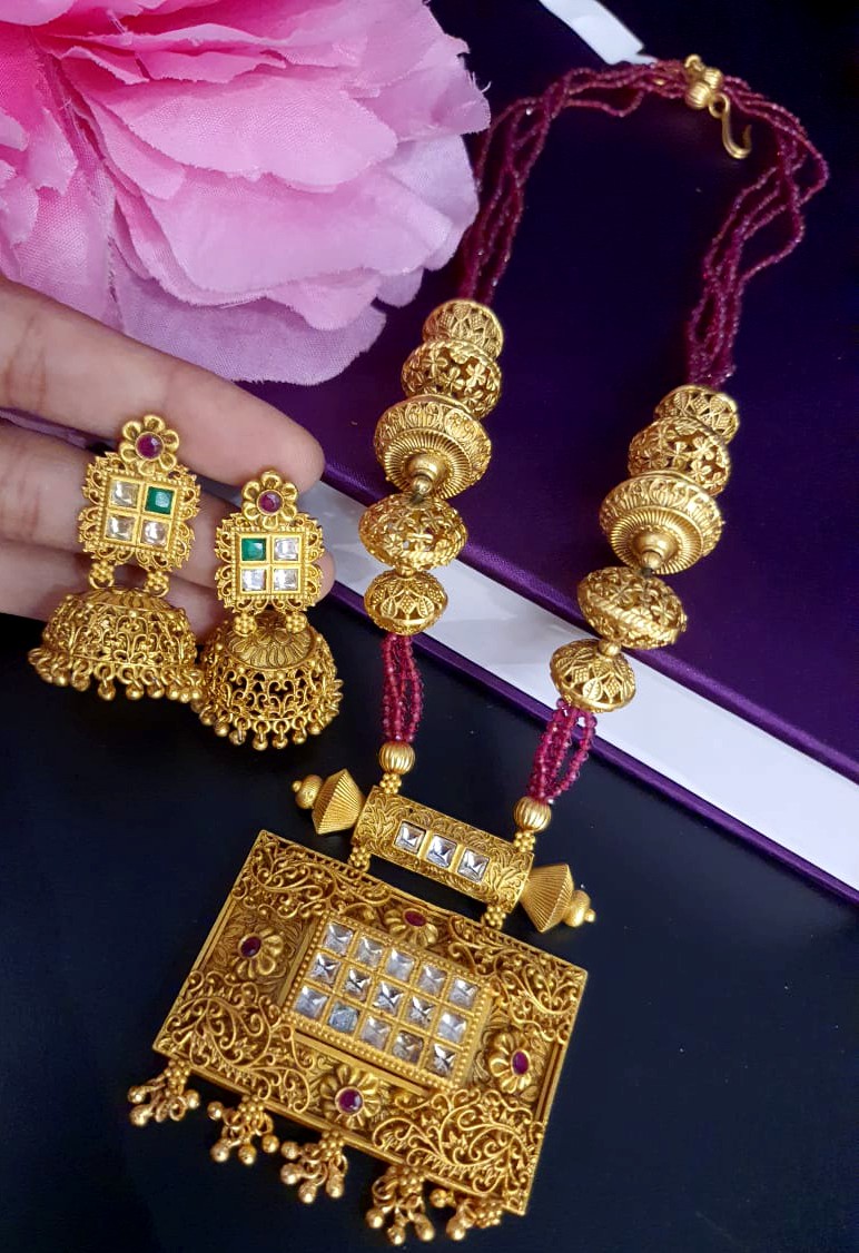 Long Gold Plated Ruby Pearl Necklace Set.