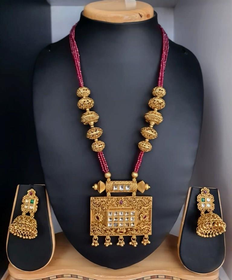 Long Gold Plated Ruby Pearl Necklace Set.