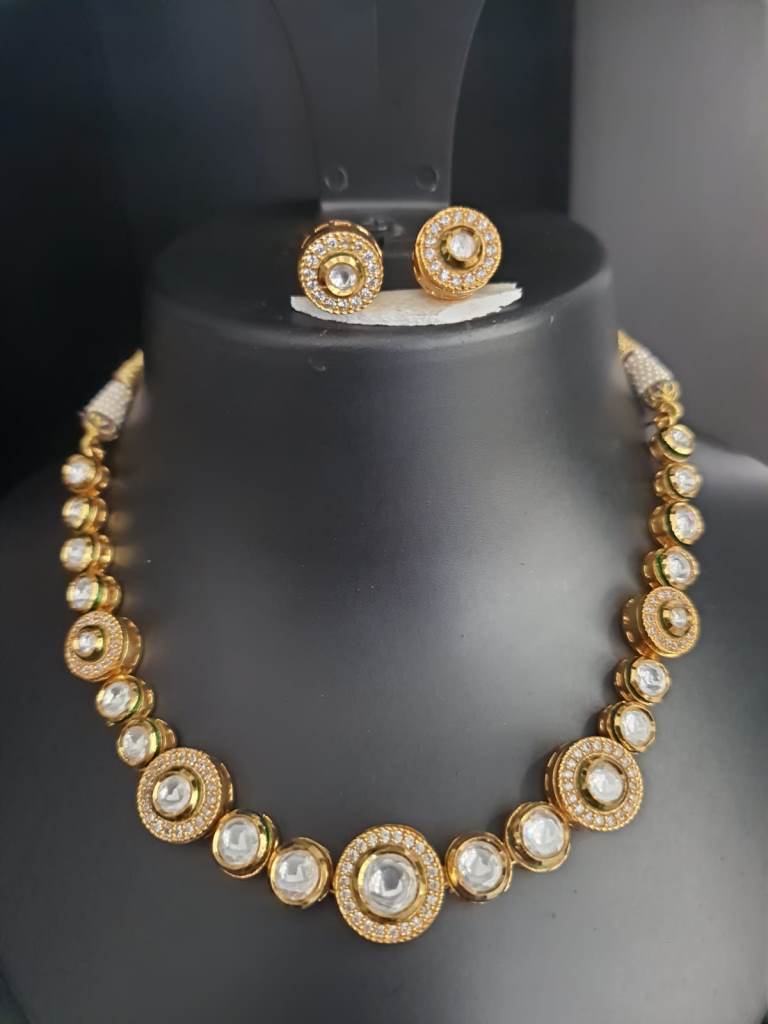 Delicate Uncut Kundan Necklace.