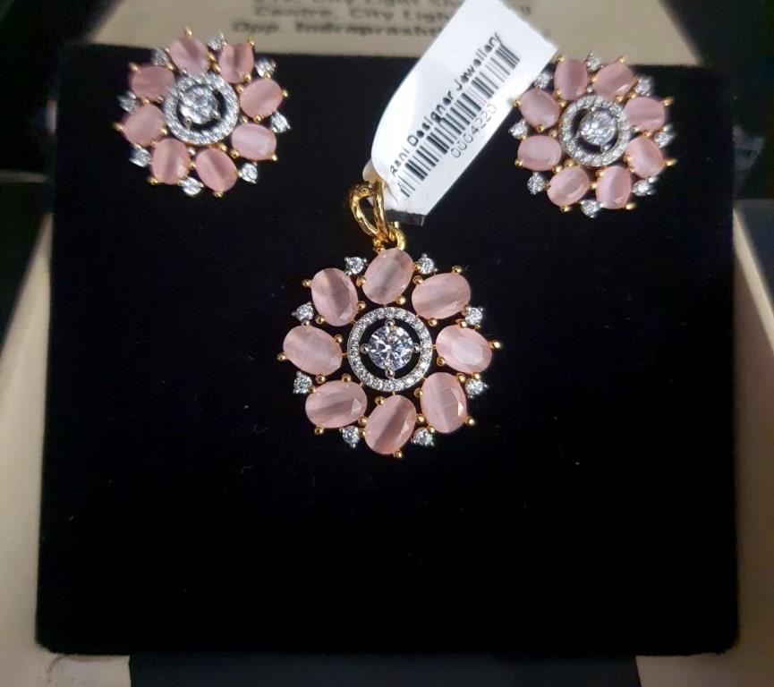 Round Design Baby Pink Stone Pendant Set.