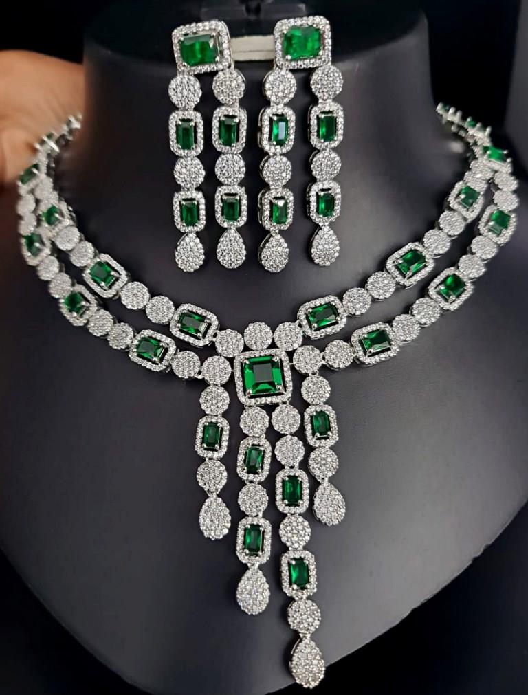 High Quality Necklace Set.