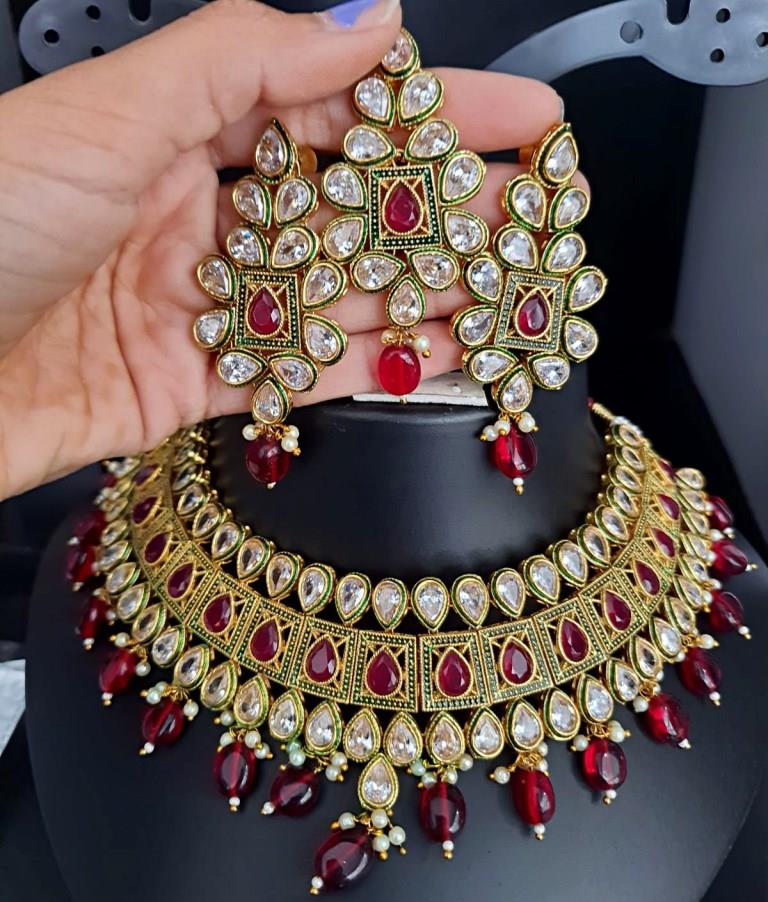 Heavy Necklace Set For Weddings.