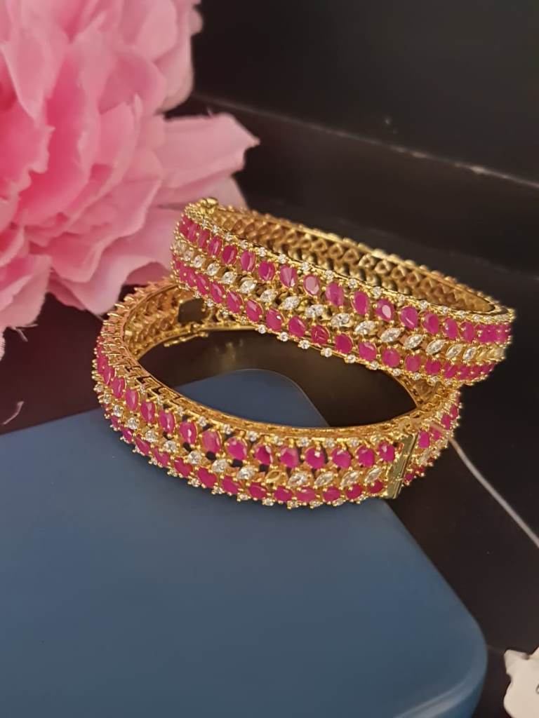 Gold Plated Openable Bangles.