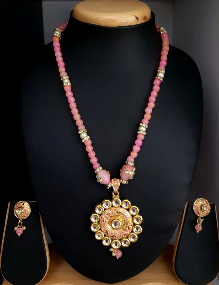 Light Weight Pink Minakri Necklace Set.