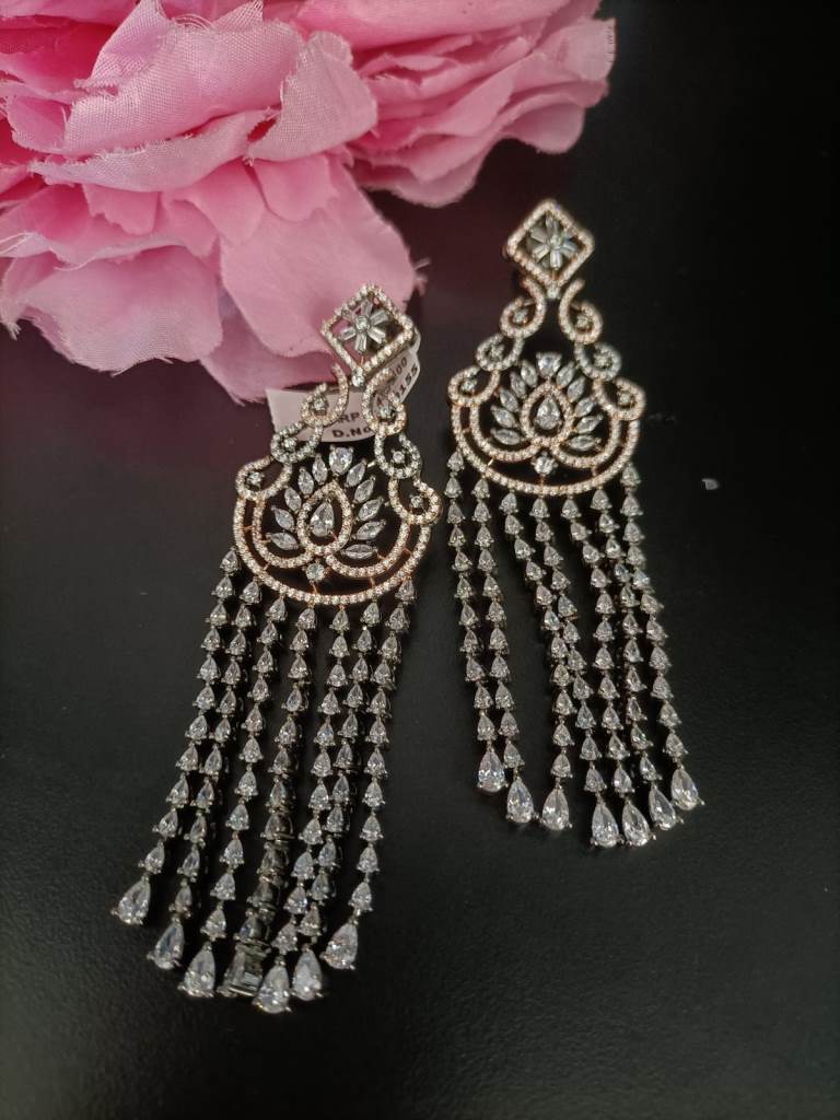 Unique Style Earring.