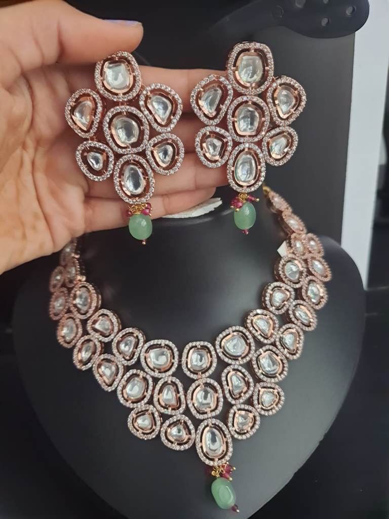 Delicate Uncut Kundan Necklace Set.