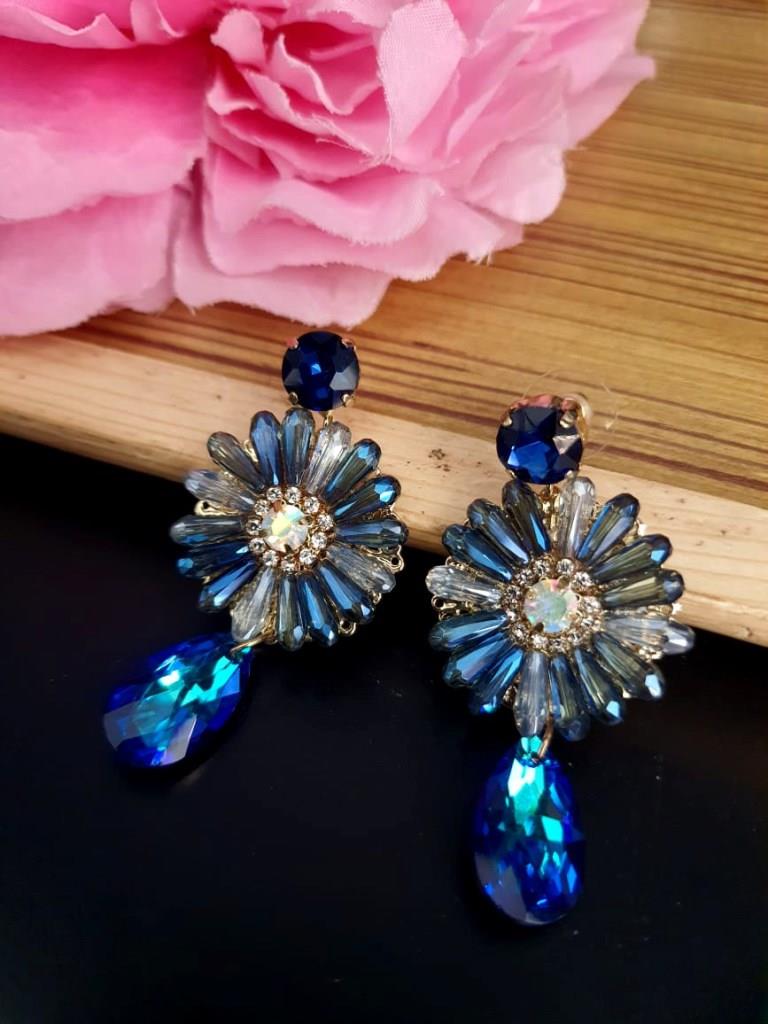 Royal Blue Cristal Western Earrings.