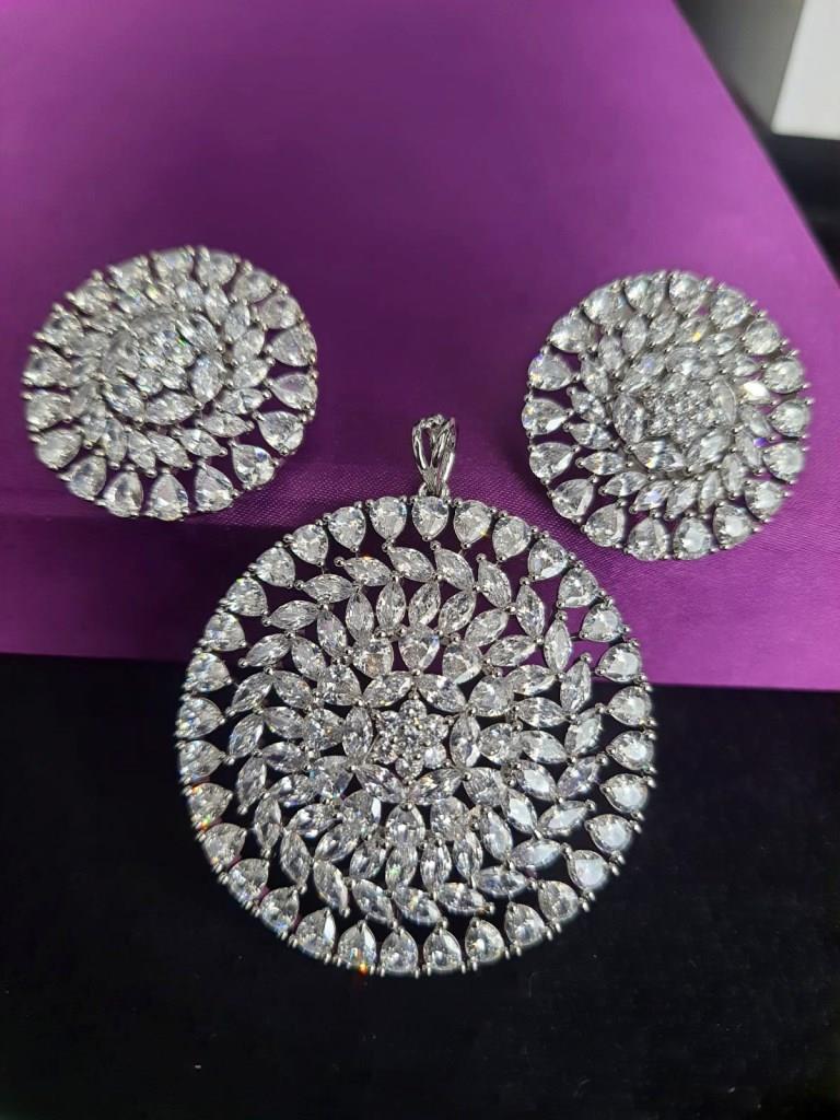 Round Shape CZ Diamond Pendant Set.