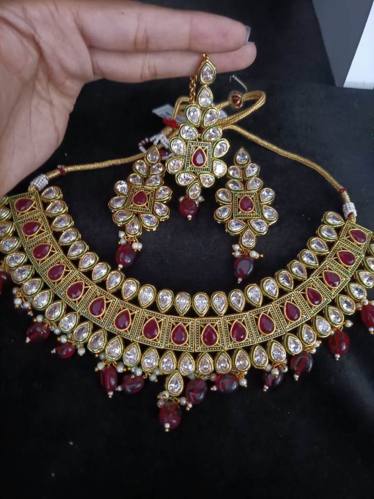 Heavy Necklace Set For Weddings.