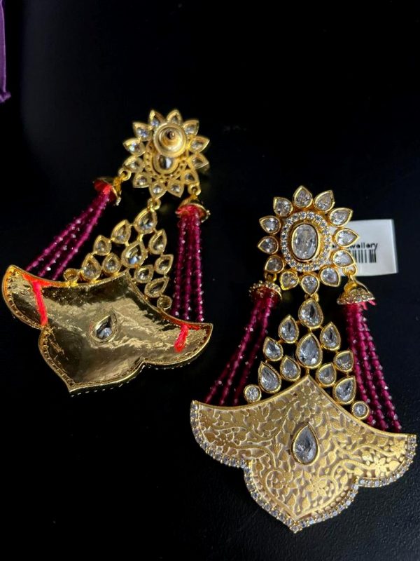 Uncut Kundan Stone With Onex Beads Earrings.