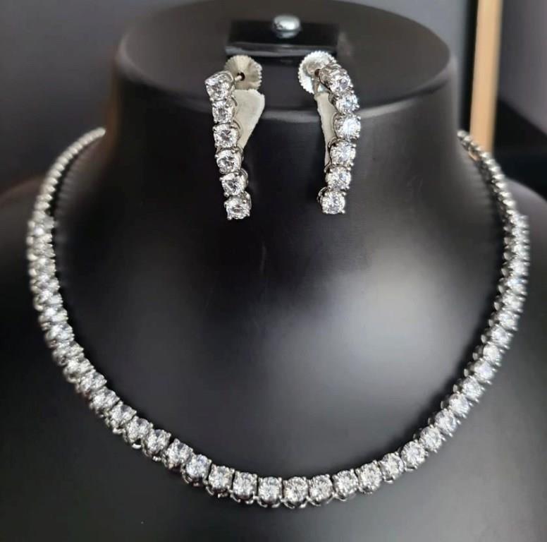 Rhodium PlatedAmerican Diamond Necklace.