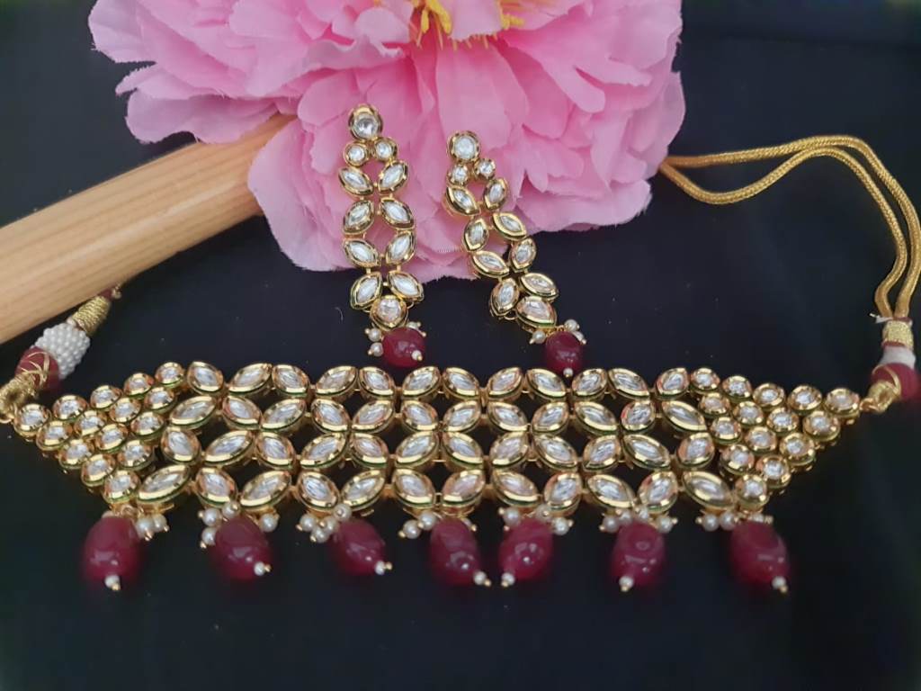 Chokkar Kundan Necklace Set.