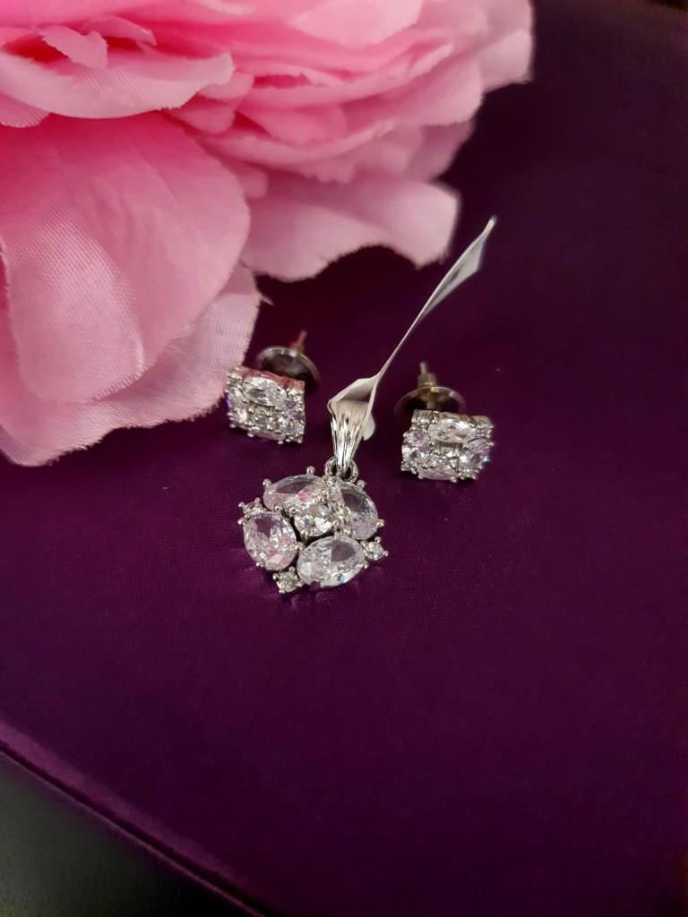 Small Pendant Set In CZ Diamond Stone.