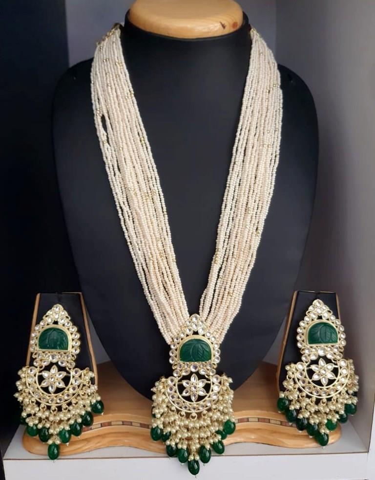 Green Stone White Pearls Necklace Set.