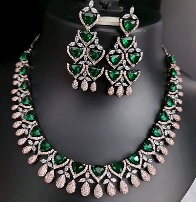 Heavy American Diamond Necklace Set.