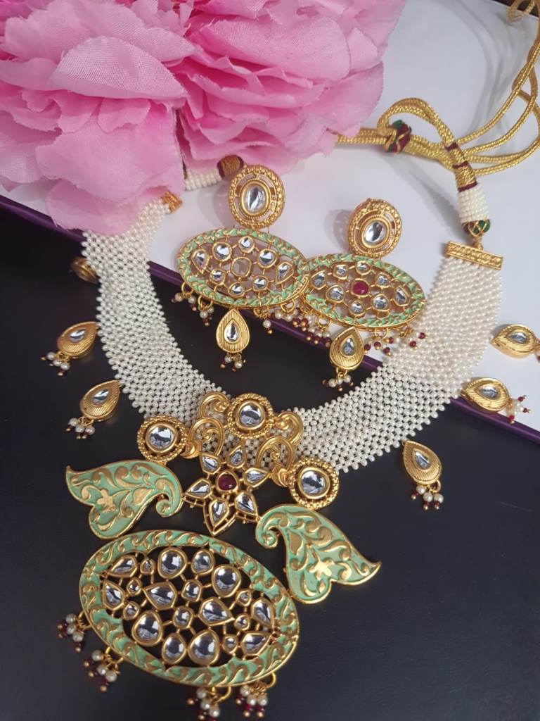 Indo-Western Uncut Kundan Necklace Set.