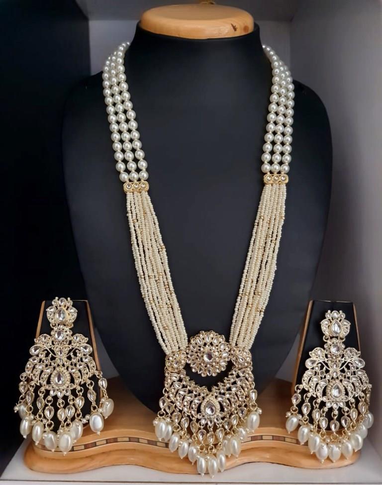 White Moti Semi Kundan Necklace Set.