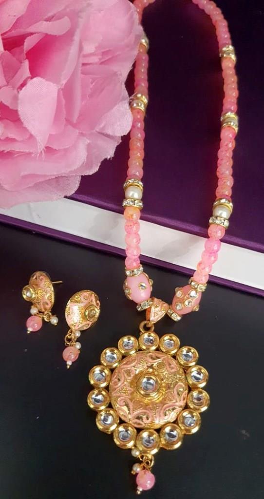 Light Weight Pink Minakri Necklace Set.