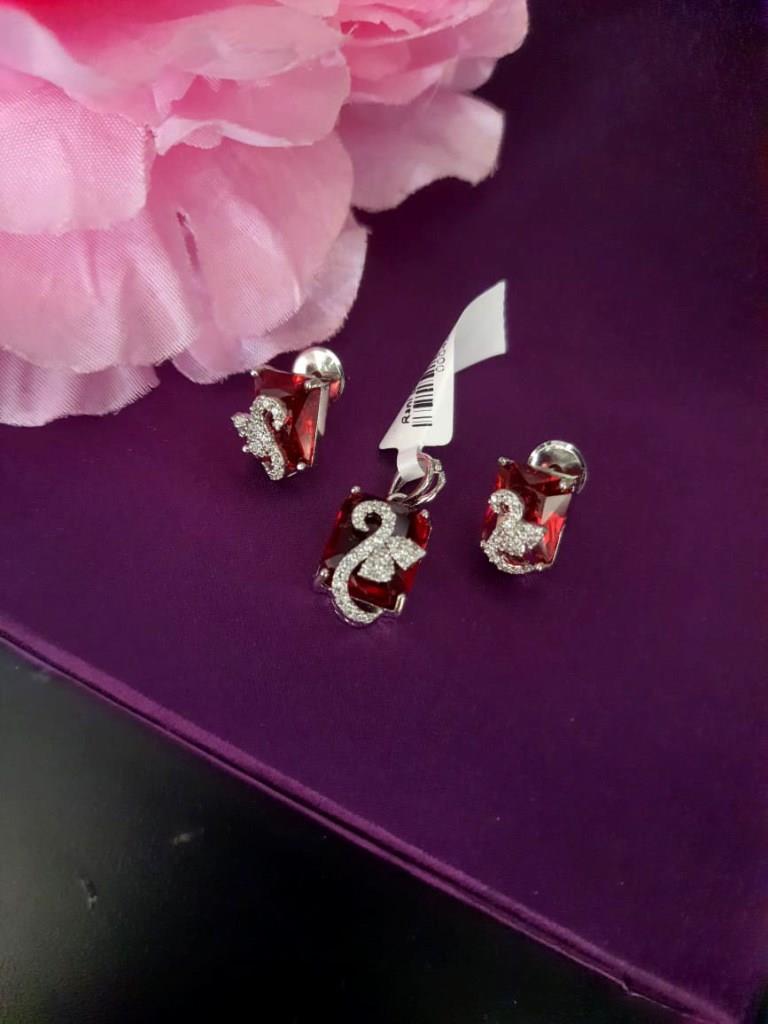 Red Stone Small Pendant Set.