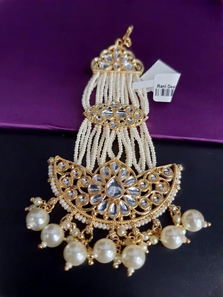 Designer Gold Plated Pearl Moti Maangtika.