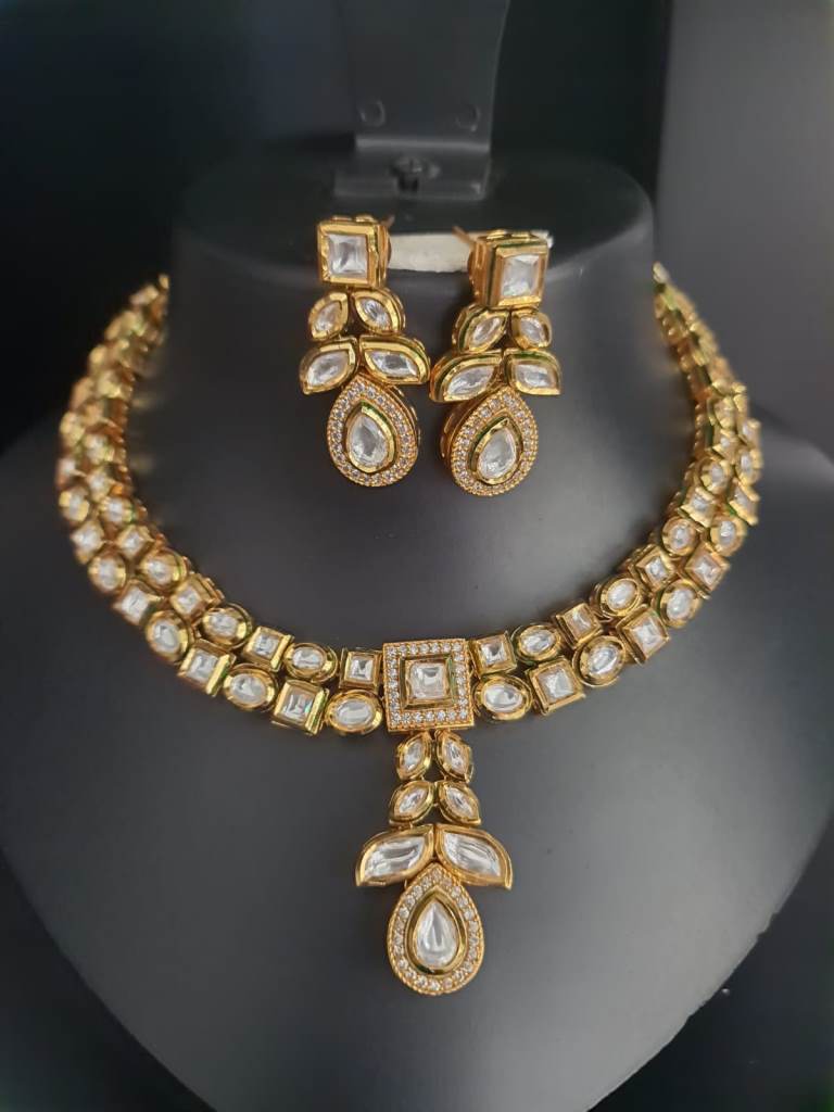 Uncut Kundan Necklace.