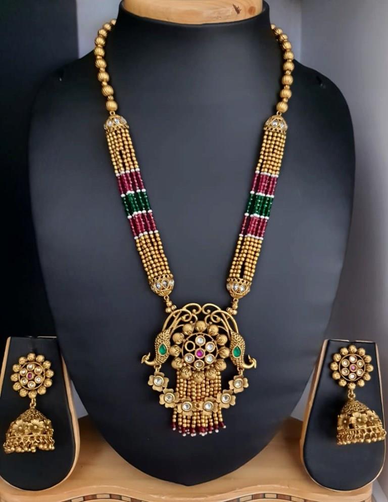 Unique Long Kundan Necklace Set.