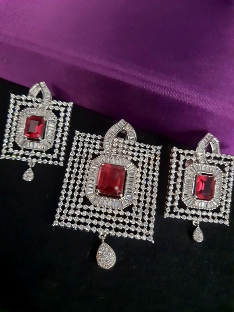 Square Design Pendant Set.