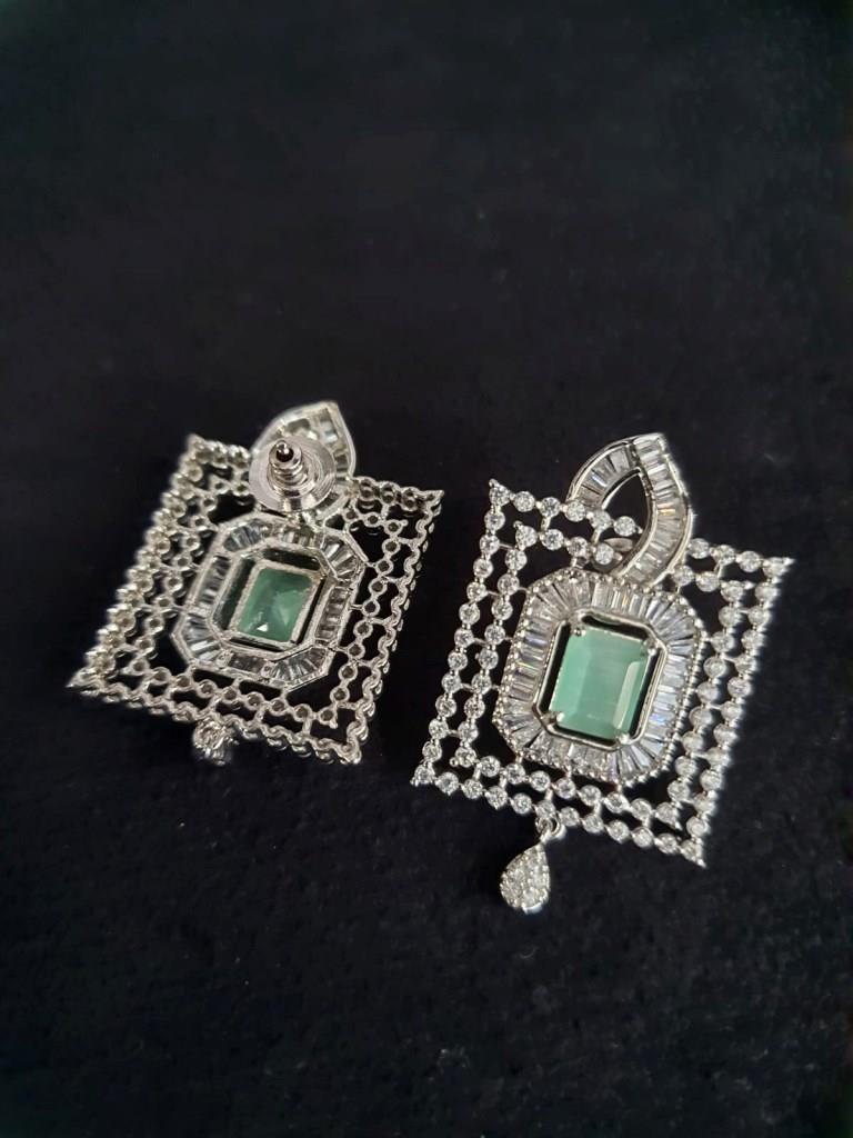 Square Design Pendant Set.