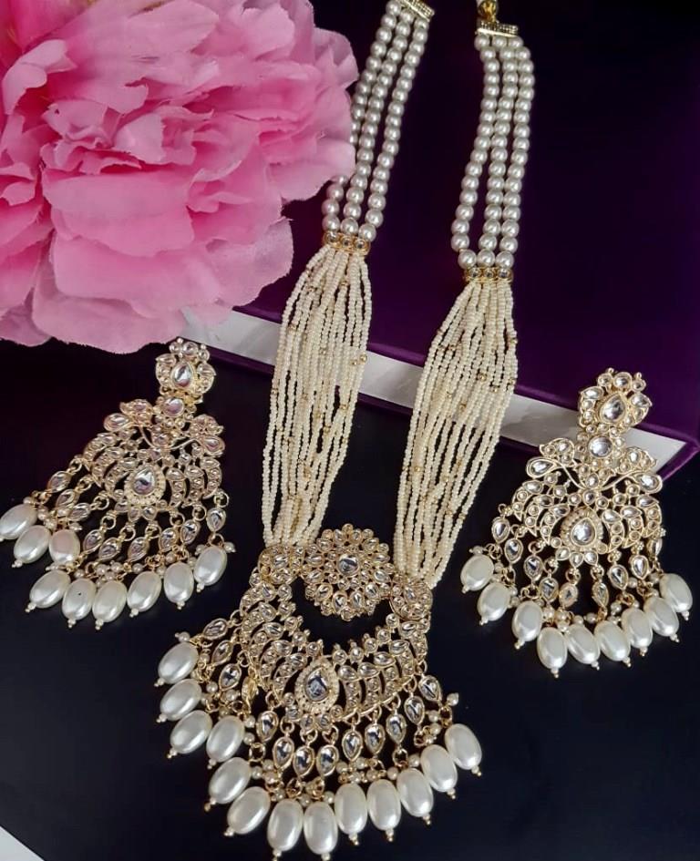 White Moti Semi Kundan Necklace Set.